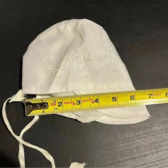 Vintage White Floral Embroidered Baby Bonnet Tie Up - Picture 5 of 6